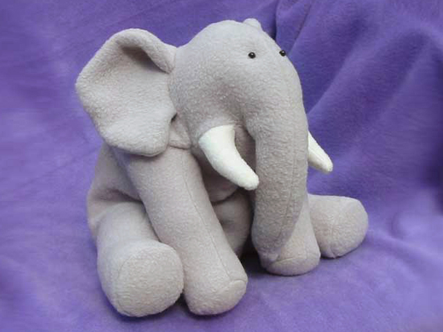 ELEPHANT soft toy pattern Simplicity 2921 Pauline McArthur